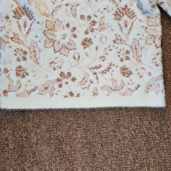 Sweater - Picture 10 of 16